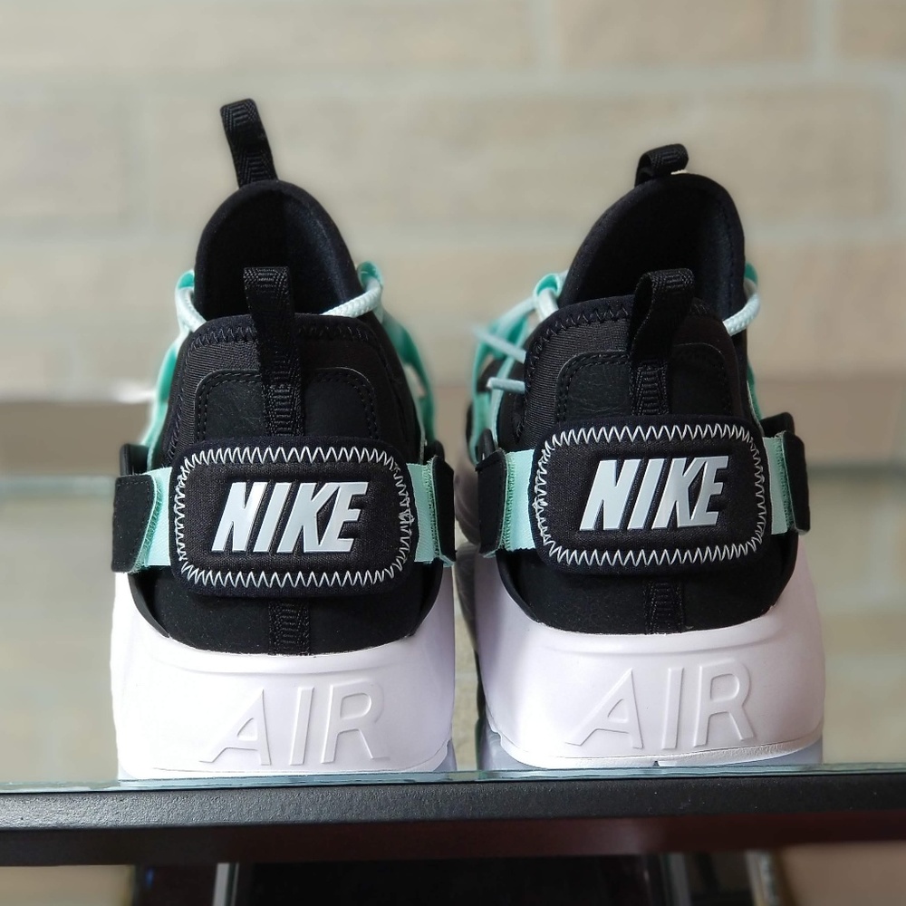 🚨SOLD🚨 Nike Air Huarache City Low - Picture 5 of 7